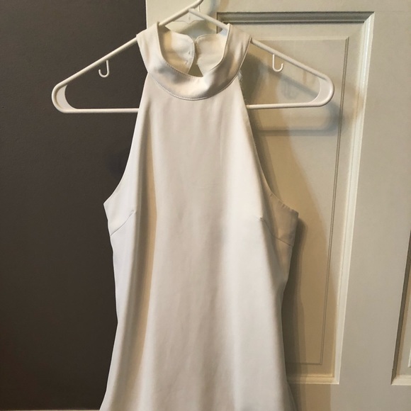 Short white dress - Picture 2 of 4